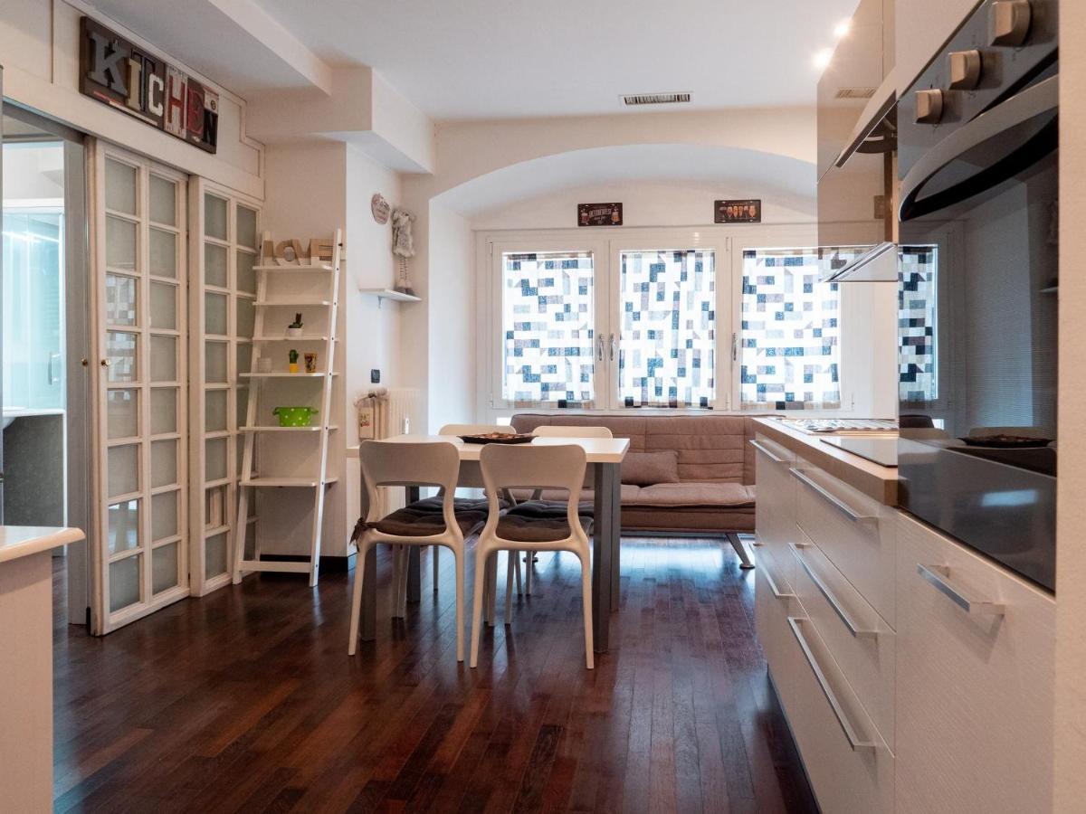 The Best Rent - Modern Duomo Apartment ميلان المظهر الخارجي الصورة