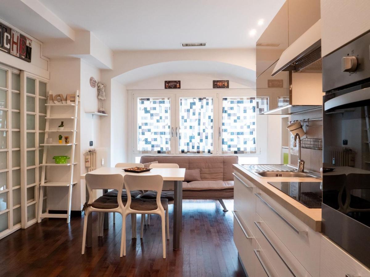 The Best Rent - Modern Duomo Apartment ميلان المظهر الخارجي الصورة